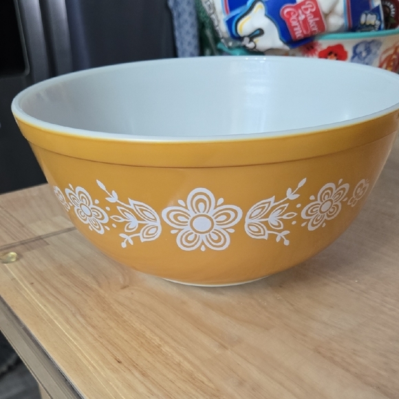 Vintage Yellow Floral Mixing Bowls - Picture 4 of 7